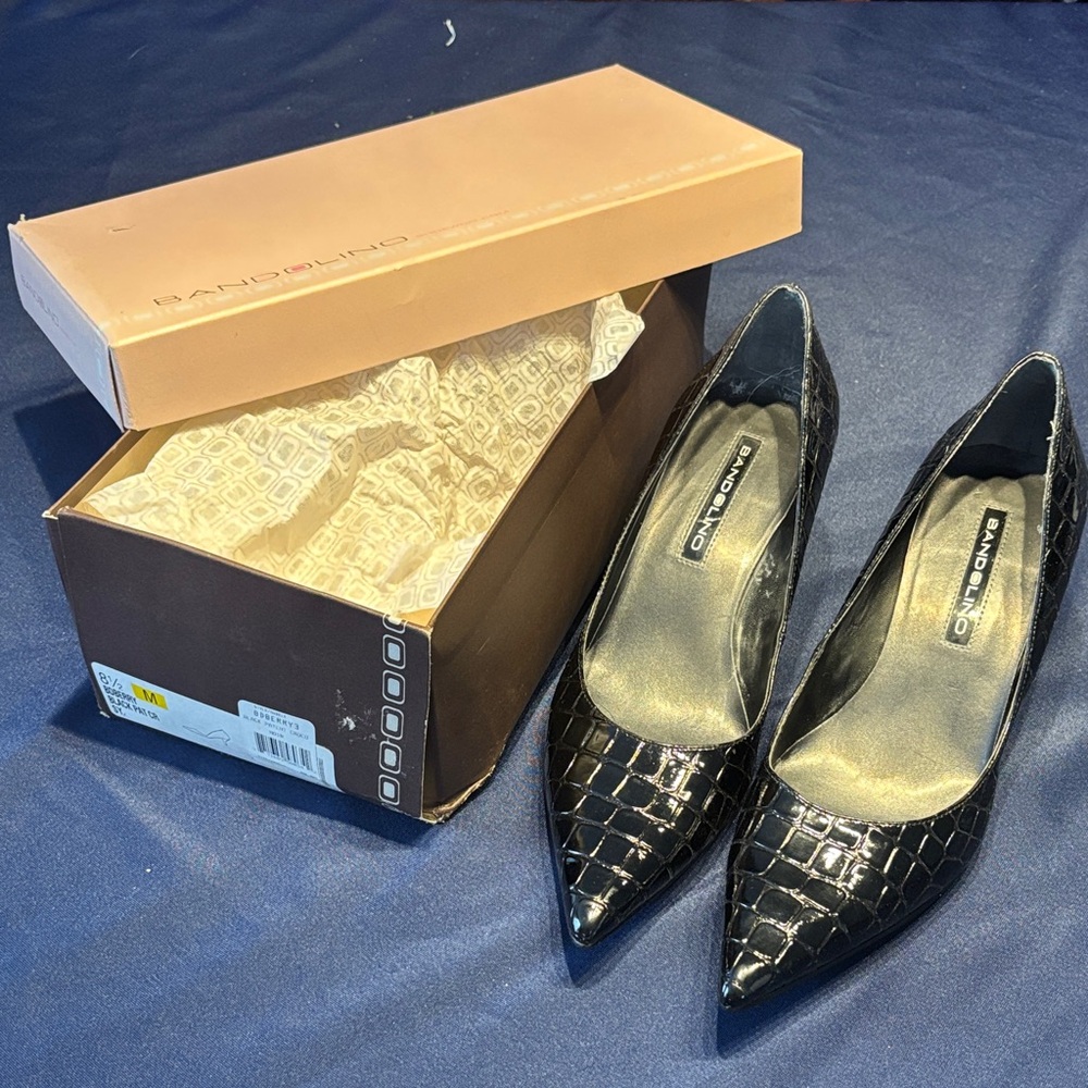 Bandolino Black Croc-Embossed Heels